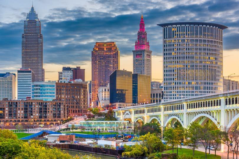 Cleveland, OH city skyline view